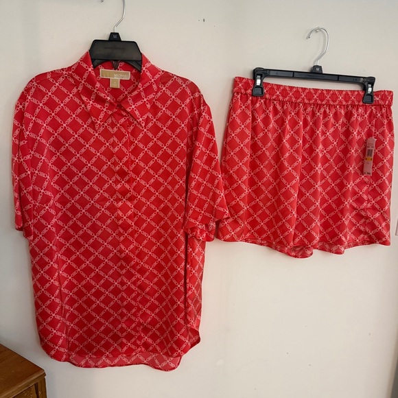 Michael Kors Camp Shirt and Short Set. Color: Coral. Size: M. - Picture 3 of 11